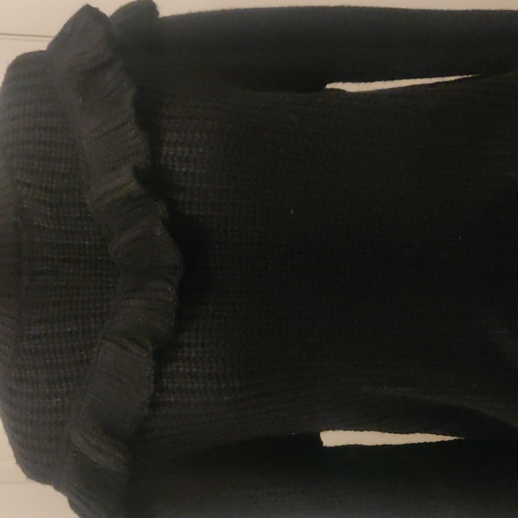 Hilary MacMillan Black Sweater With Ruffle NWT - Picture 3 of 12